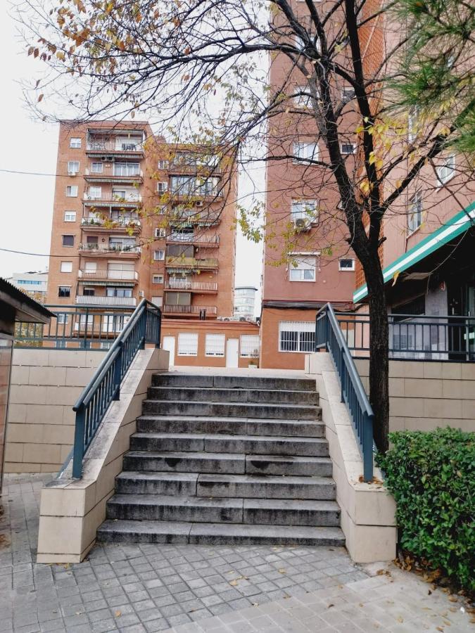 マドリードLofts 4Towers - La Pazアパートメント エクステリア 写真